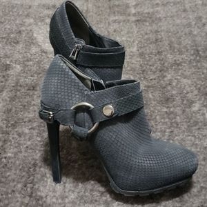 Guess Ankle Boots (Size 7)
